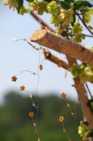 Immagine di Ghirlanda fiori e perline gialla,
h. cm 200