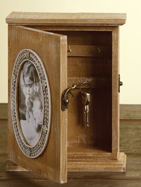 Immagine di Cassetta portachiavi con portafoto,
legno e poliresina, cm19xh.cm24