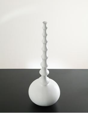 Immagine di Vaso in poliresina bianca con imboccatura alta e stretta 28x28xh89