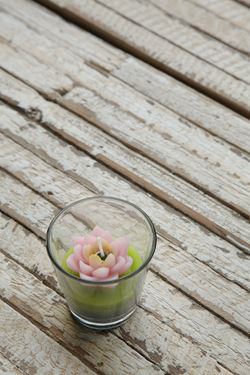Immagine di Candela loto rosa in vaso di vetro
D 6.5x6.5cm.