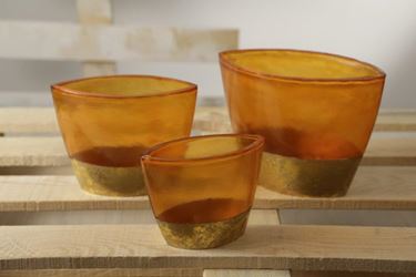 Immagine di Set 3 vasi in poliresina arancio
26x15x19 21,5x12x17 17x8,5x13